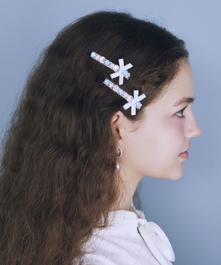 Maison de FLEUR 【兩件套裝】Blue Mania Bijou Ribbon 兩件組(含別針) Maison de FLEUR 【兩件套裝】Blue Mania Bijou Ribbon 兩件組(含別針)
