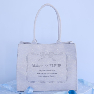 Maison de FLEUR 【A4尺寸相容】藍色狂熱絲帶框刺繡方形手提袋