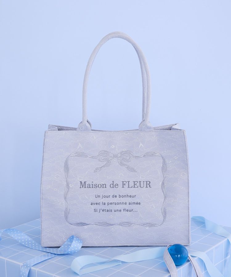 Maison de FLEUR 【A4尺寸相容】藍色狂熱絲帶框刺繡方形手提袋 Maison de FLEUR 【A4尺寸相容】藍色狂熱絲帶框刺繡方形手提袋