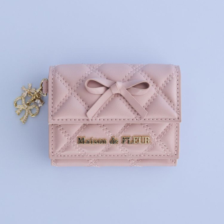 Maison de FLEUR 絲帶吊墜絎縫迷你錢包