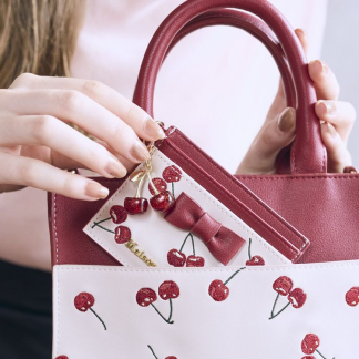 Maison de FLEUR 櫻桃刺繡碎片手機殼 Maison de FLEUR 櫻桃刺繡碎片手機殼