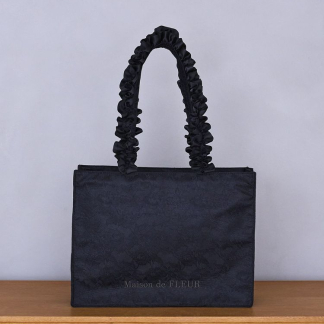 Maison de FLEUR 蕾絲荷葉邊手把方形手提包 Maison de FLEUR 蕾絲荷葉邊手把方形手提包