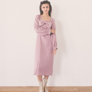 Maison de FLEUR Petite Robe 一條緞帶連身裙，讓你魅力四射，人見人愛。